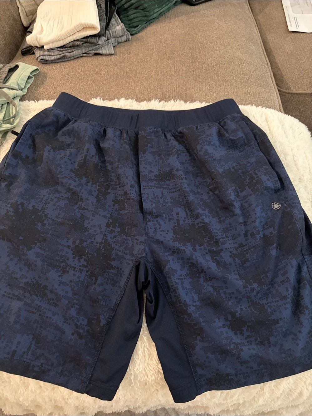 GAIAM Men's Athletic Shorts Navy Blue Camouflage Print